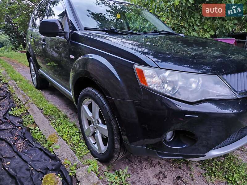 Внедорожник / Кроссовер Mitsubishi Outlander XL 2009 в Киеве