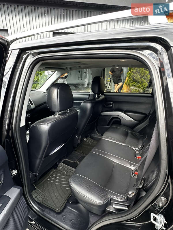 Внедорожник / Кроссовер Mitsubishi Outlander XL 2008 в Киеве
