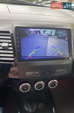 Позашляховик / Кросовер Mitsubishi Outlander XL 2007 в 