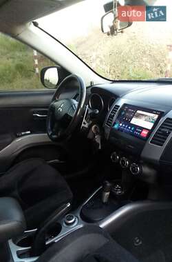 Внедорожник / Кроссовер Mitsubishi Outlander XL 2010 в 