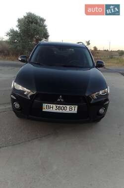 Внедорожник / Кроссовер Mitsubishi Outlander XL 2010 в 
