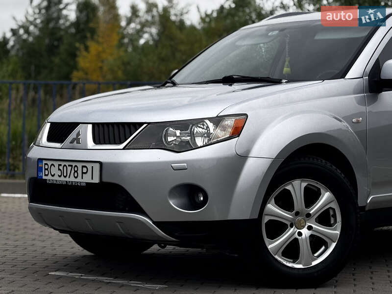 Внедорожник / Кроссовер Mitsubishi Outlander XL 2007 в Дрогобыче