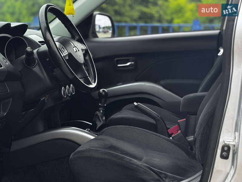 Внедорожник / Кроссовер Mitsubishi Outlander XL 2007 в Дрогобыче