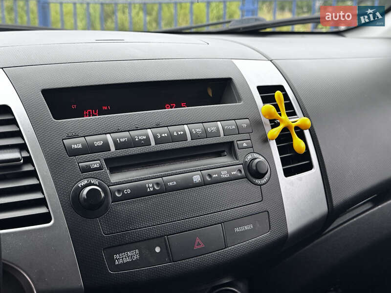 Внедорожник / Кроссовер Mitsubishi Outlander XL 2007 в Дрогобыче