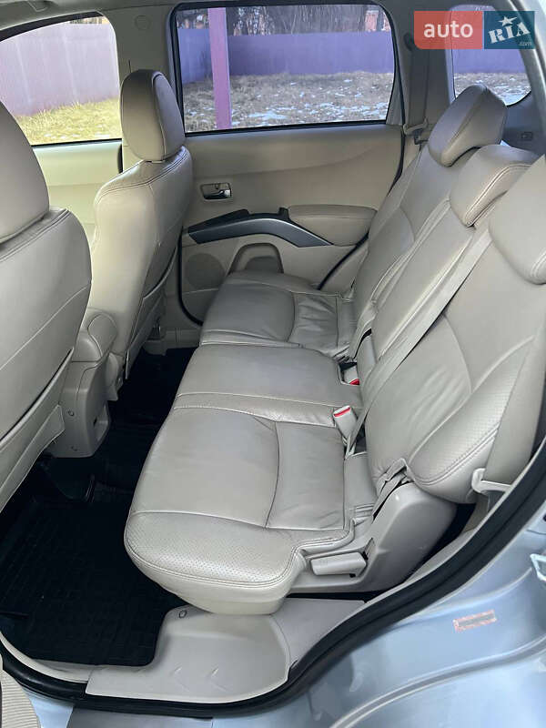 Внедорожник / Кроссовер Mitsubishi Outlander XL 2008 в Новом Роздоле