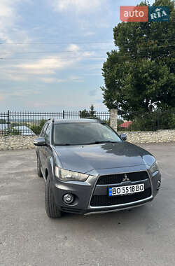 Внедорожник / Кроссовер Mitsubishi Outlander XL 2011 в Збараже