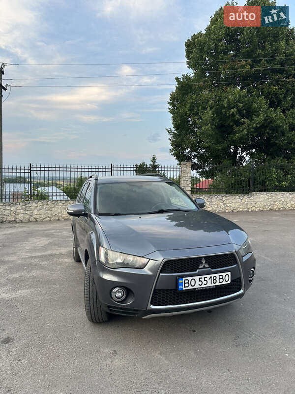 Mitsubishi Outlander XL 2011
