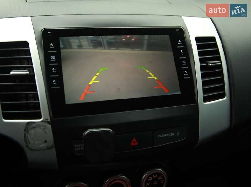 Позашляховик / Кросовер Mitsubishi Outlander XL 2008 в Харкові