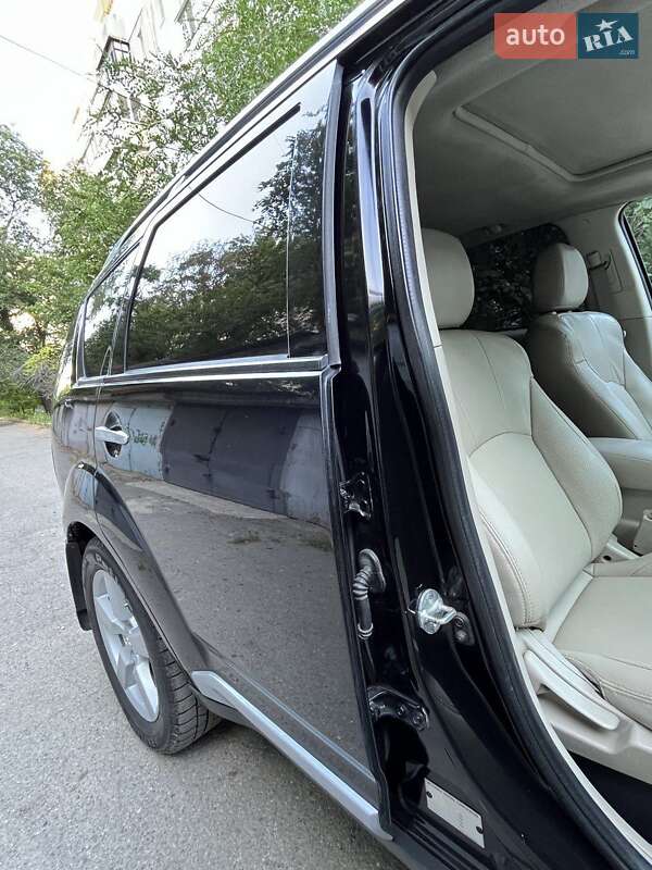 Внедорожник / Кроссовер Mitsubishi Outlander XL 2007 в Одессе