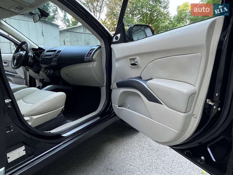 Внедорожник / Кроссовер Mitsubishi Outlander XL 2007 в Одессе