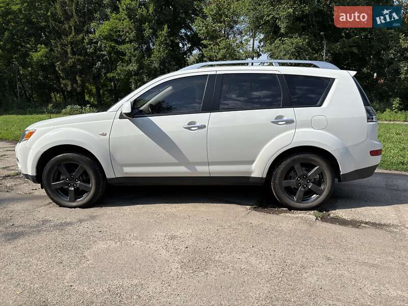 Внедорожник / Кроссовер Mitsubishi Outlander XL 2008 в Сумах