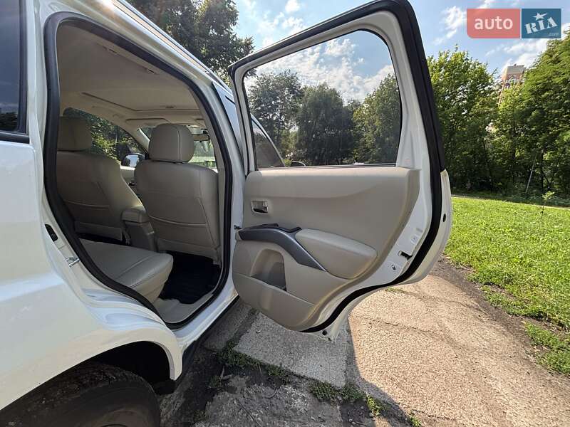 Внедорожник / Кроссовер Mitsubishi Outlander XL 2008 в Сумах