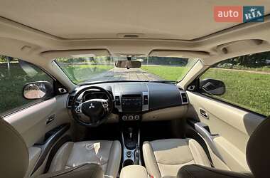 Позашляховик / Кросовер Mitsubishi Outlander XL 2008 в 