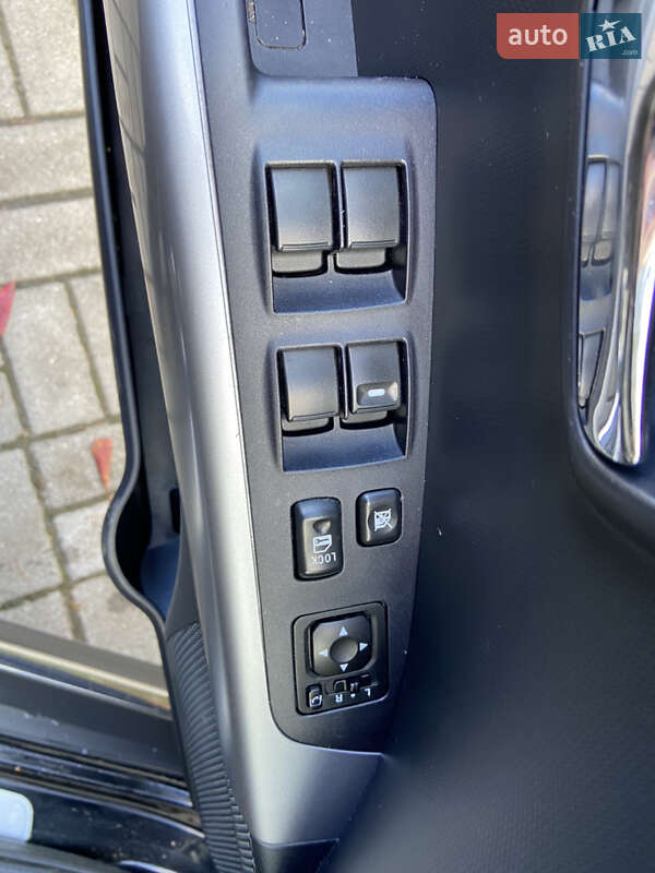 Внедорожник / Кроссовер Mitsubishi Outlander XL 2011 в Дрогобыче