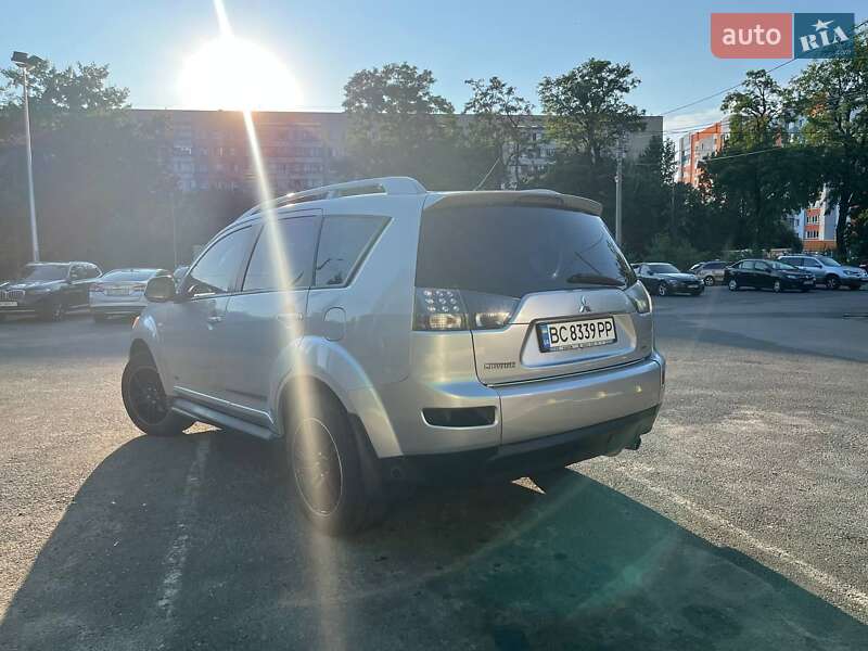 Внедорожник / Кроссовер Mitsubishi Outlander XL 2008 в Львове