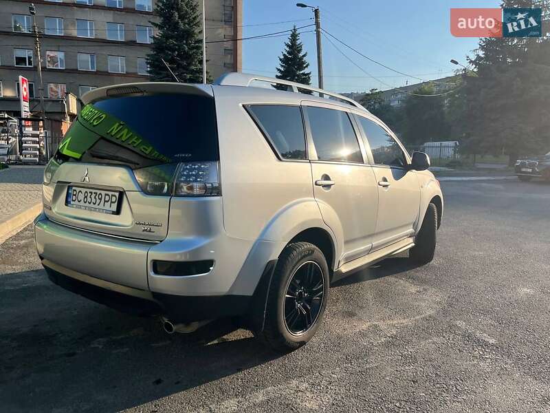 Внедорожник / Кроссовер Mitsubishi Outlander XL 2008 в Львове