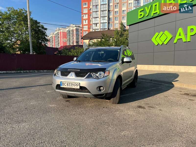 Внедорожник / Кроссовер Mitsubishi Outlander XL 2008 в Львове