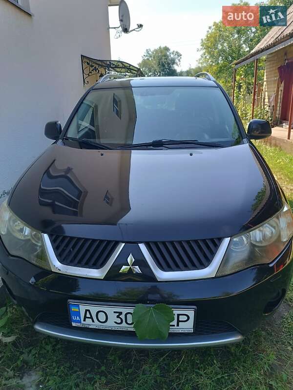 Внедорожник / Кроссовер Mitsubishi Outlander XL 2008 в Тячеве
