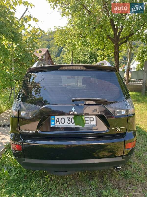 Внедорожник / Кроссовер Mitsubishi Outlander XL 2008 в Тячеве