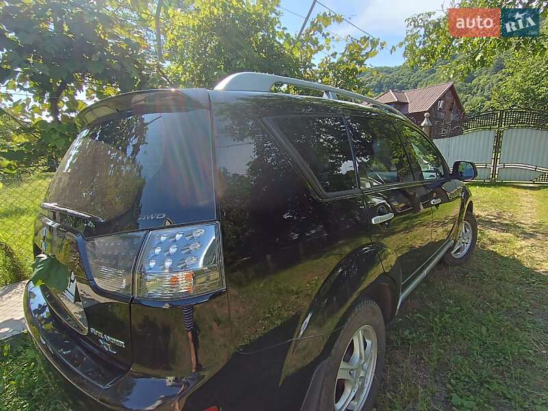 Внедорожник / Кроссовер Mitsubishi Outlander XL 2008 в Тячеве