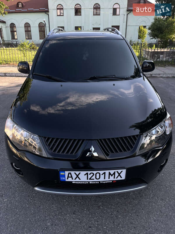 Внедорожник / Кроссовер Mitsubishi Outlander XL 2008 в Львове