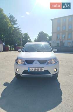 Позашляховик / Кросовер Mitsubishi Outlander XL 2008 в Миронівці