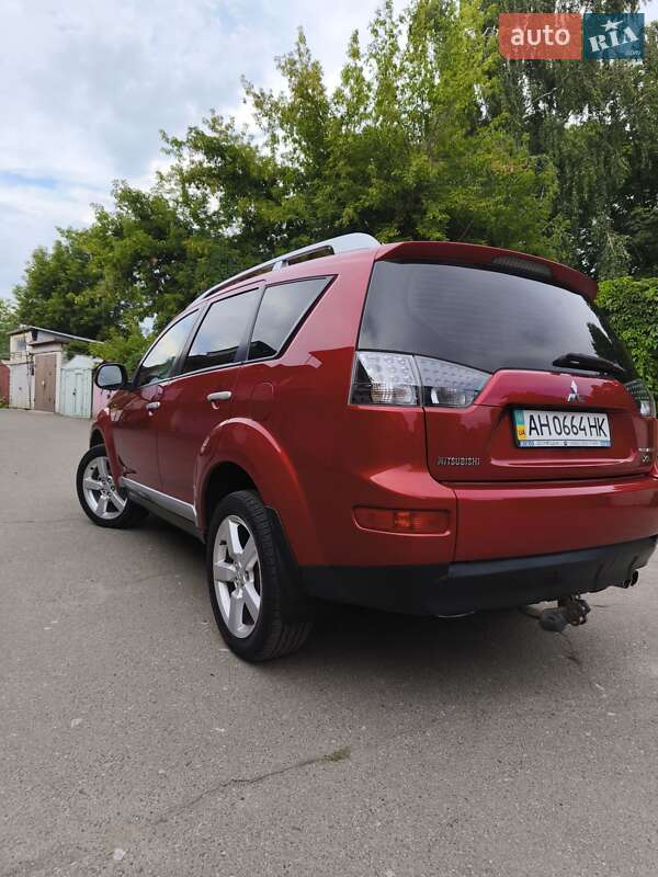 Внедорожник / Кроссовер Mitsubishi Outlander XL 2008 в Киеве