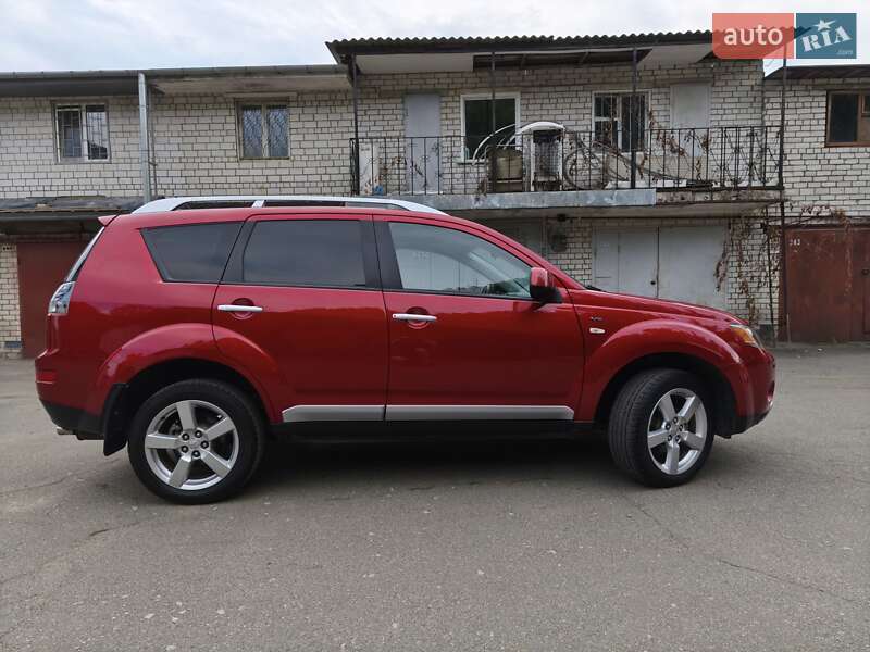 Внедорожник / Кроссовер Mitsubishi Outlander XL 2008 в Киеве