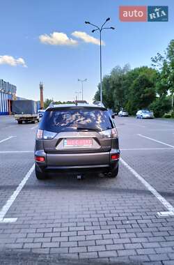Внедорожник / Кроссовер Mitsubishi Outlander XL 2010 в 