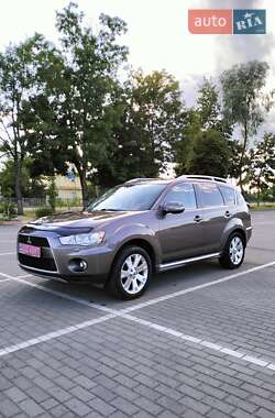 Внедорожник / Кроссовер Mitsubishi Outlander XL 2010 в 