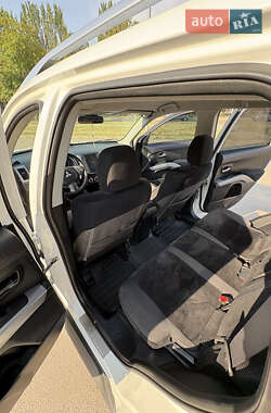 Внедорожник / Кроссовер Mitsubishi Outlander XL 2010 в 