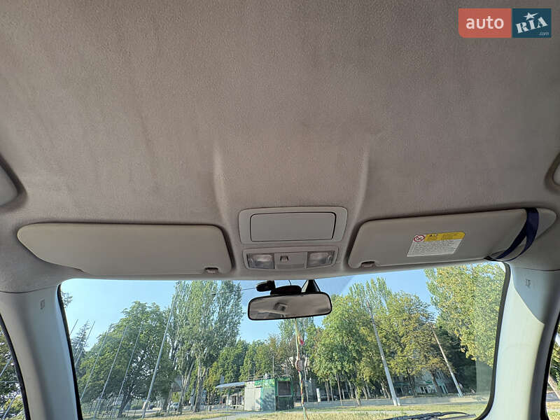 Позашляховик / Кросовер Mitsubishi Outlander XL 2010 в Запоріжжі