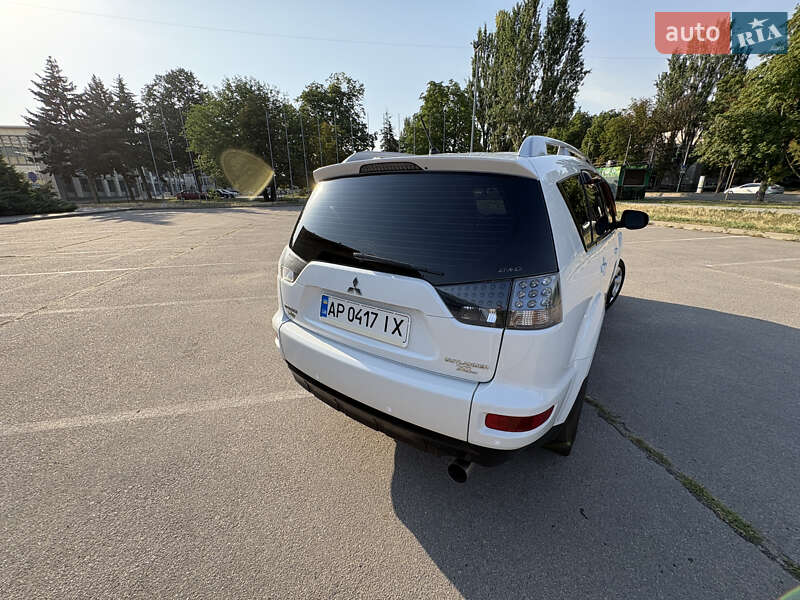 Позашляховик / Кросовер Mitsubishi Outlander XL 2010 в Запоріжжі