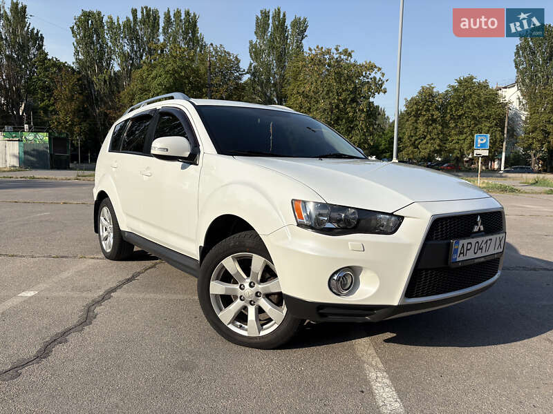 Позашляховик / Кросовер Mitsubishi Outlander XL 2010 в Запоріжжі