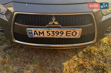 Внедорожник / Кроссовер Mitsubishi Outlander XL 2011 в Житомире