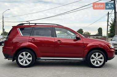 Внедорожник / Кроссовер Mitsubishi Outlander XL 2011 в 