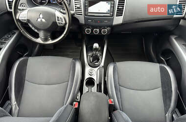 Внедорожник / Кроссовер Mitsubishi Outlander XL 2011 в 