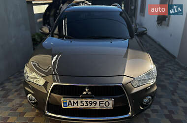 Внедорожник / Кроссовер Mitsubishi Outlander XL 2011 в Житомире