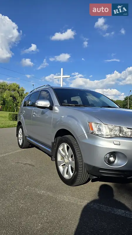 Mitsubishi Outlander XL