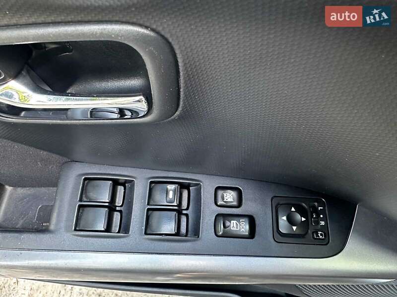 Внедорожник / Кроссовер Mitsubishi Outlander XL 2007 в Киеве