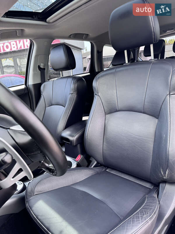 Внедорожник / Кроссовер Mitsubishi Outlander XL 2010 в Киеве