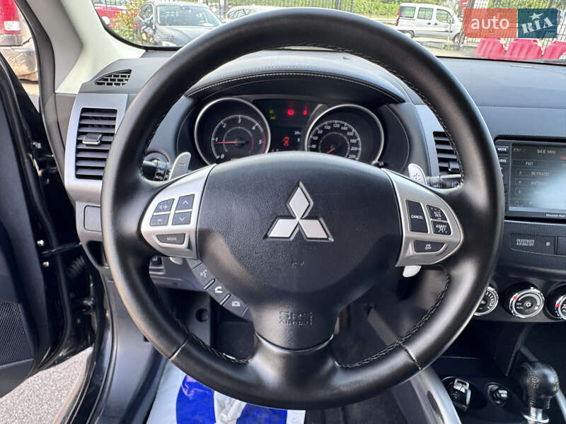 Внедорожник / Кроссовер Mitsubishi Outlander XL 2010 в Киеве
