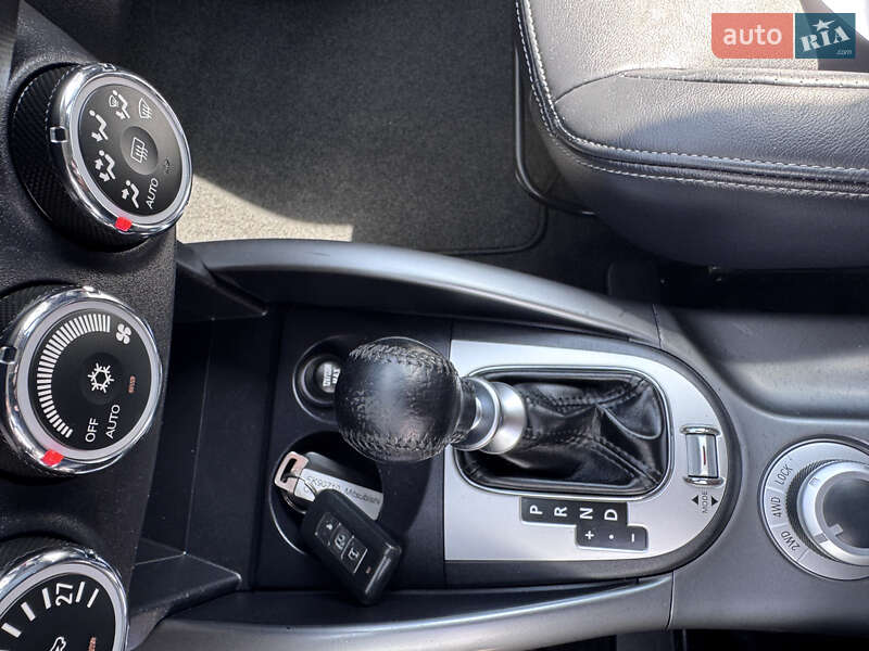 Внедорожник / Кроссовер Mitsubishi Outlander XL 2010 в Киеве