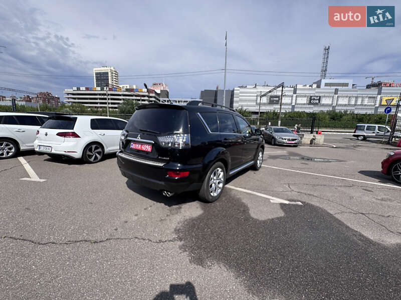 Внедорожник / Кроссовер Mitsubishi Outlander XL 2010 в Киеве