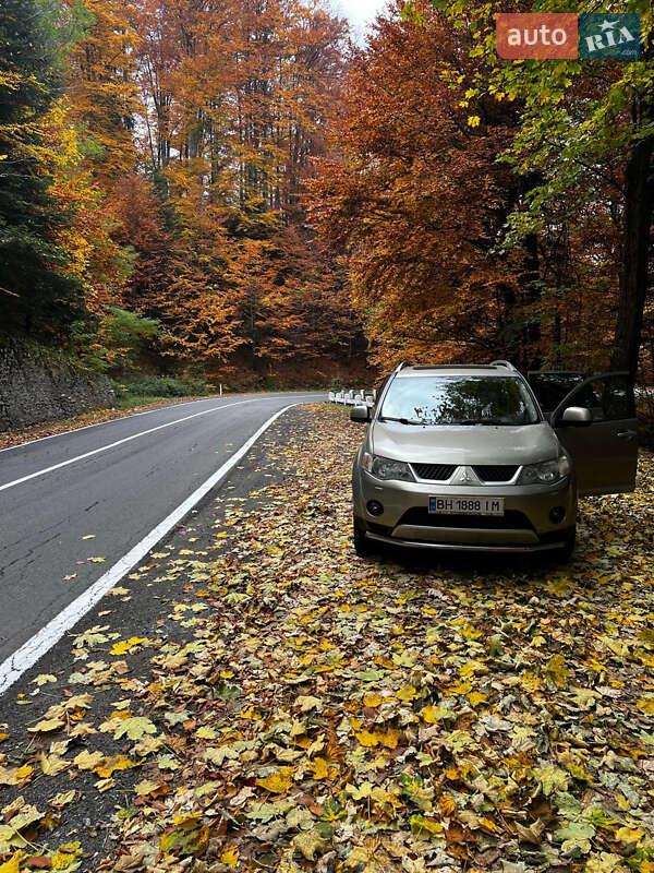 Внедорожник / Кроссовер Mitsubishi Outlander XL 2008 в Одессе