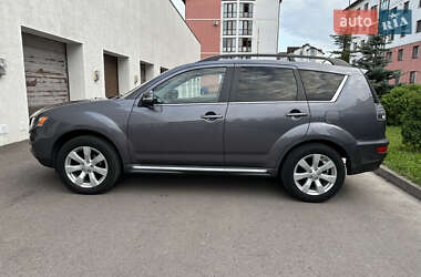 Внедорожник / Кроссовер Mitsubishi Outlander XL 2011 в 