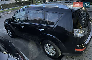 Позашляховик / Кросовер Mitsubishi Outlander XL 2008 в Києві