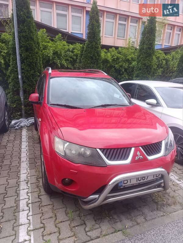 Внедорожник / Кроссовер Mitsubishi Outlander XL 2008 в Ужгороде