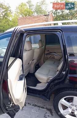Внедорожник / Кроссовер Mitsubishi Outlander XL 2007 в 