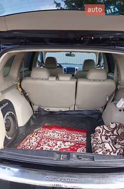 Внедорожник / Кроссовер Mitsubishi Outlander XL 2007 в 